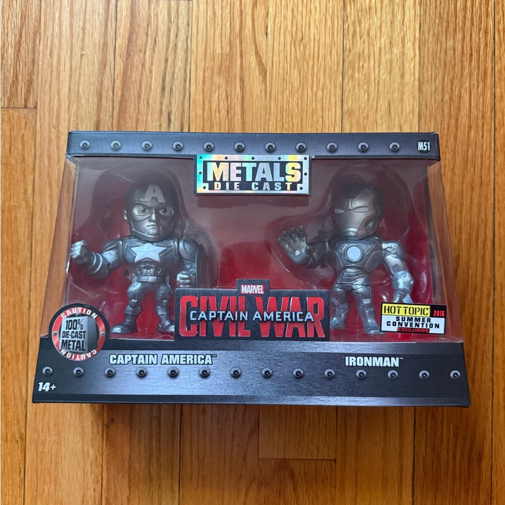 Marvel Metals Die-Cast Captain America & Iron Man -‎ Silver